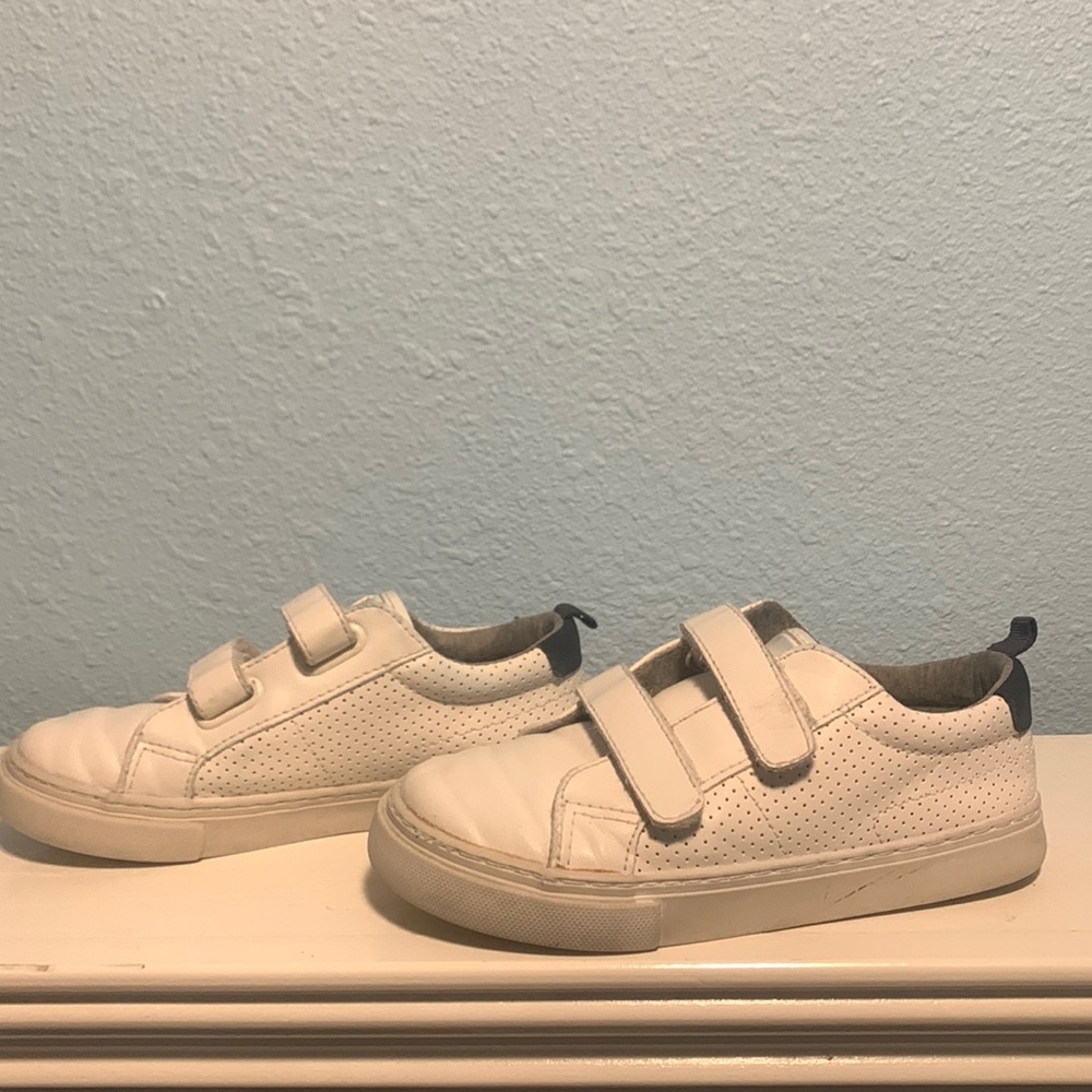 Gap white casual sneakers